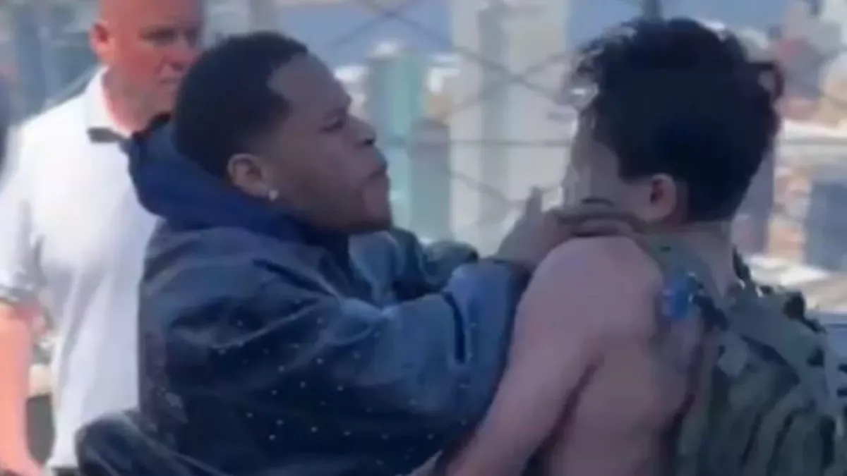 Devin Haney a poussé Ryan Garcia lors de leur face à face. 