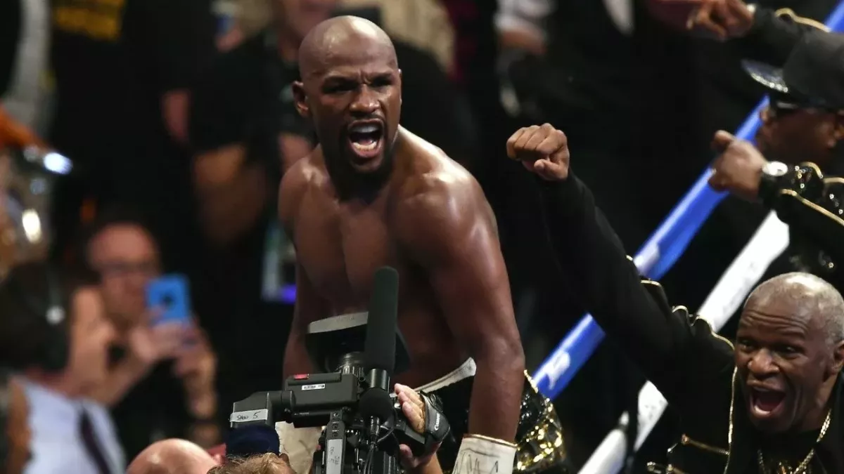 Floyd Mayweather lors de son combat d'exhibition remporté face à Conor McGregor. 
