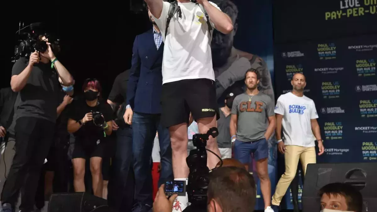 Logan Paul a défié Hasbulla Magomedov. 