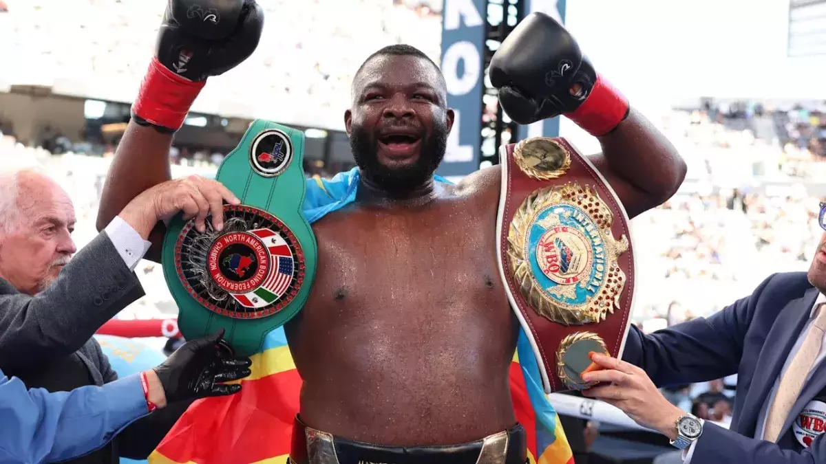 Martin Bakole le 3 août 2024 après sa victoire face à Jared Anderson.