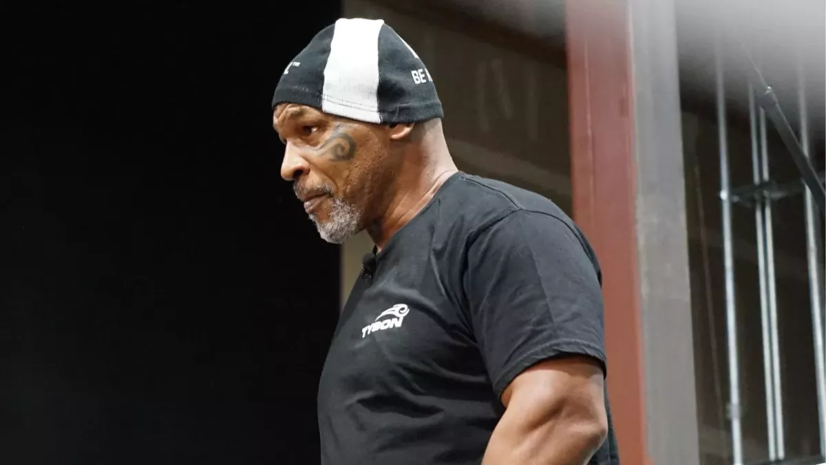 Mike Tyson est inquiété un an après avoir frappé un homme dans un avion. 