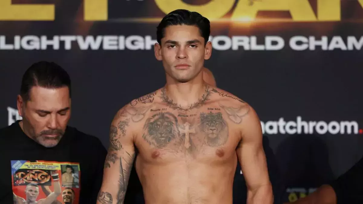 Ryan Garcia lors de la pesée avant son combat contre Devin Haney. 