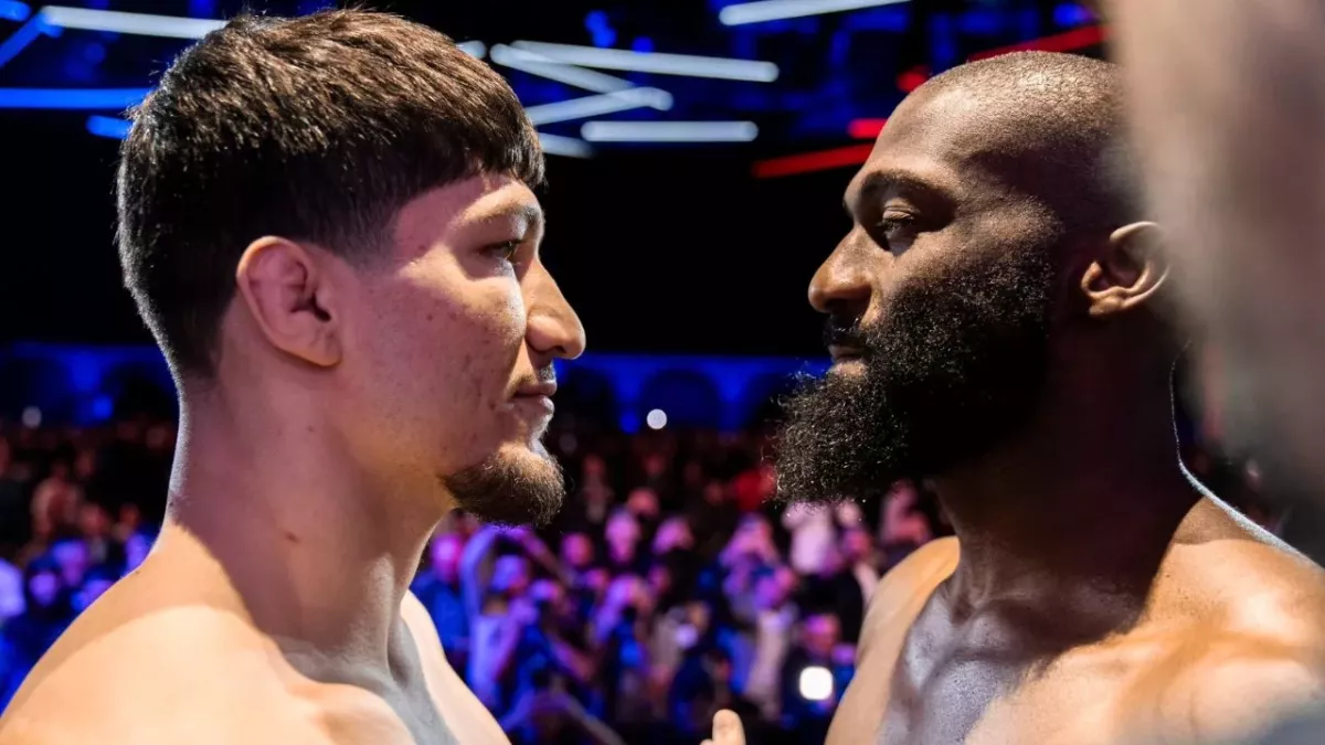 Baki et Cédric Doumbé lors du face à face d'avant-combat. 