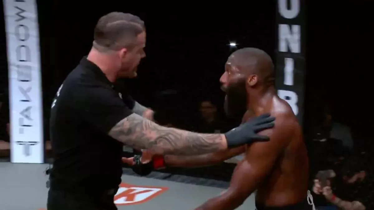 Cédric Doumbé a été arrêté par Marc Goddard dans le 3e round de son combat face à Baki. 