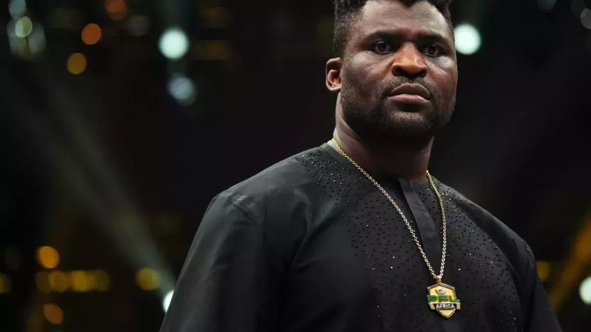 Francis Ngannou. 