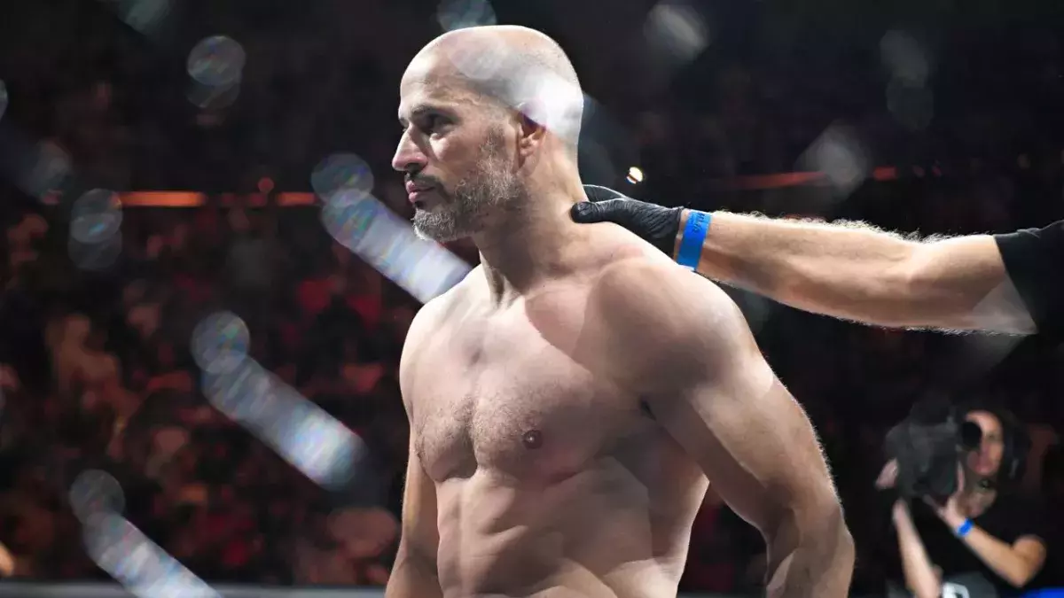 GregMMA lors de son combat contre Locicero en 2023. 