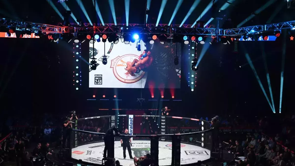 MMA : un combat de nains crée la polémique en Russie 