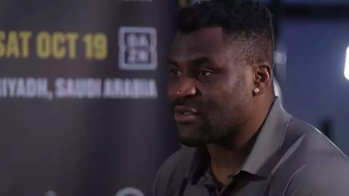 Francis Ngannou évoque son salaire en boxe anglaise 