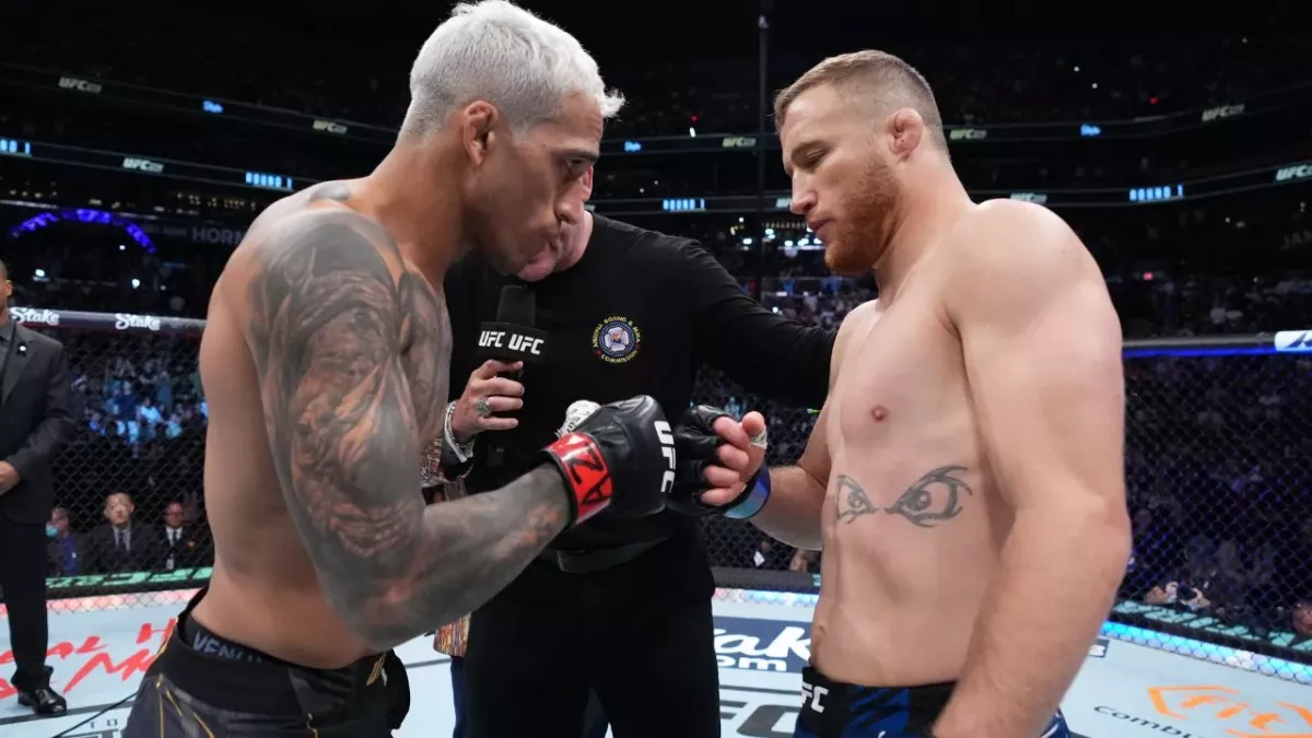 Charles Oliveira a fait face à Justin Gaethje lors de l'UFC 274. 
