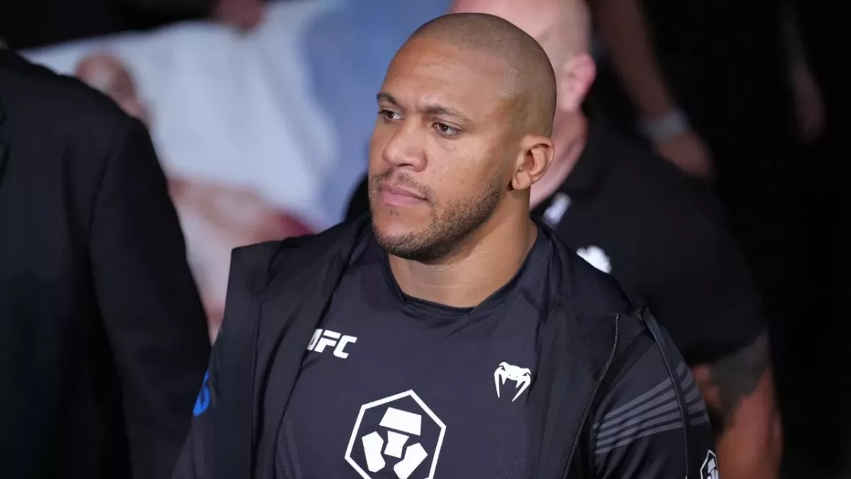Ciryl Gane est de retour à l'entrainement après sa blessure contractée à l'UFC Paris. 