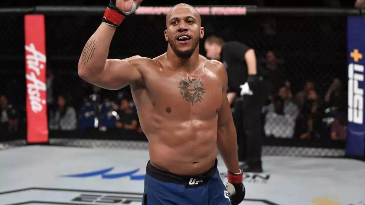 Ciryl Gane s'impose facilement face à Jairzinho Rozenstruik 