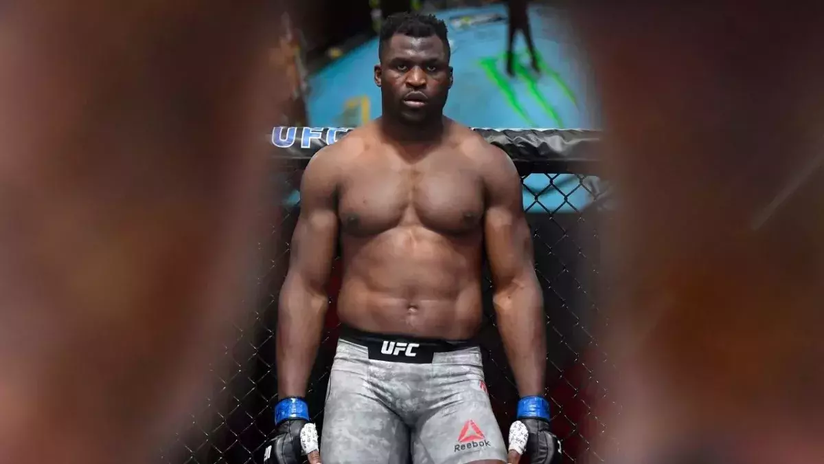 Francis Ngannou lors de son combat face à Stipe Miocic. 