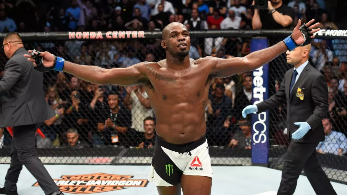 Jon Jones a été suspendu pour dopage à deux reprises dans sa carrière à l'UFC. 