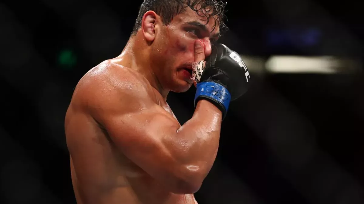 Paulo Costa a combattu avec la gueule de bois face à Israel Adesanya lors de l'UFC 253
