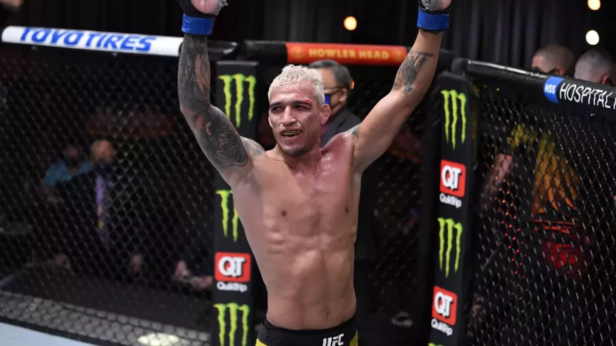 UFC 262 : Charles Oliveira succède à Khabib en battant Michael Chandler par KO