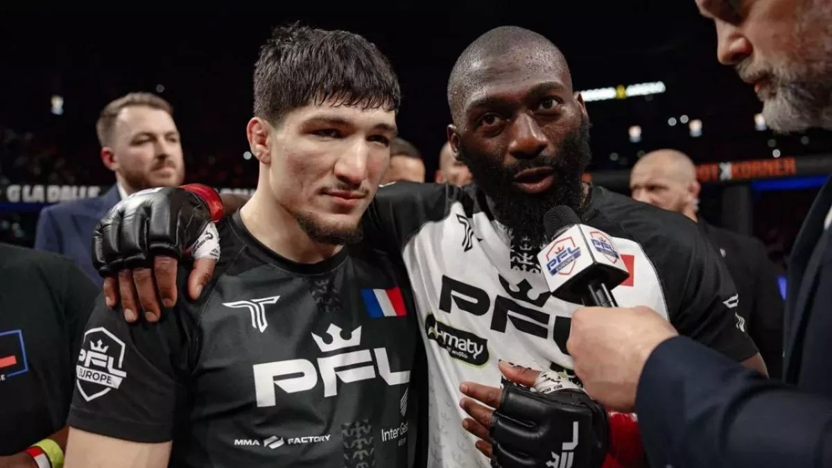 Cédric Doumbé et Baki après leur combat au PFL Paris 2. 