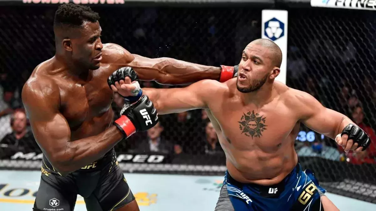 Ciryl Gane s'est incliné face à Francis Ngannou à l'UFC 270. 