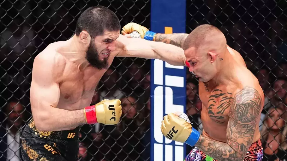 Islam Makhachev et Dustin Poirier ont offert un affrontement haletant au public de l'UFC 302. 