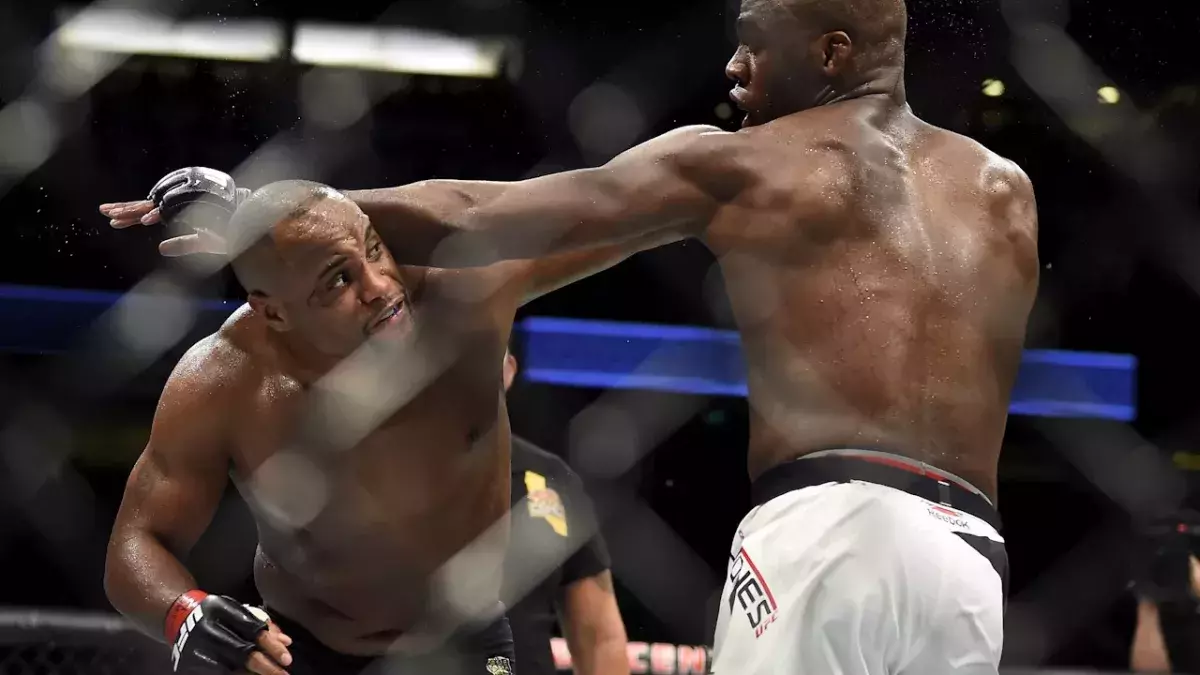 Jon Jones a affronté Daniel Cormier à deux reprises dans sa carrière. 