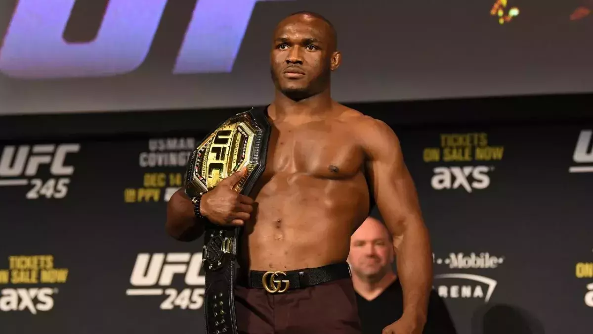 Kamaru Usman remet en jeu son titre de champion des moins de 77 kilos face à Leon Edwards lors de l'UFC 278. 