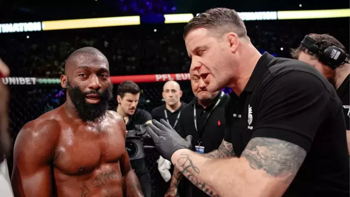 Marc Goddard lors du combat entre Cédric Doumbé et Baysangur Chamsoudinov au PFL Paris 2. 