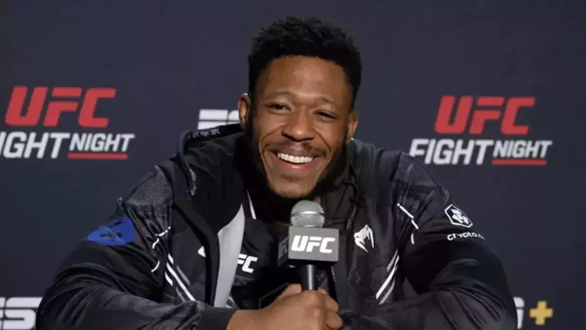 Oumar Sy à la conférence de presse de l'UFC