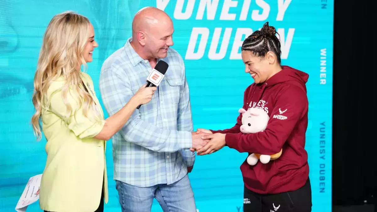 Yuneisy Duben, après son combat aux cotes de Dana White.