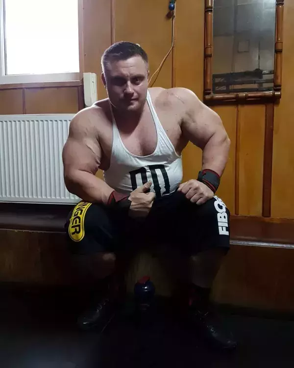 Krzysztof Radzikowski - 1m88/148kg - Polonais