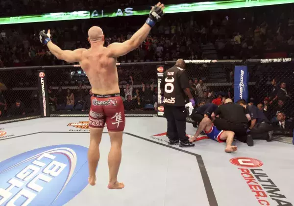 Ryan Jimmo vs Anthony Perosh : 7 secondes