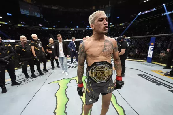 6. Charles Oliveira